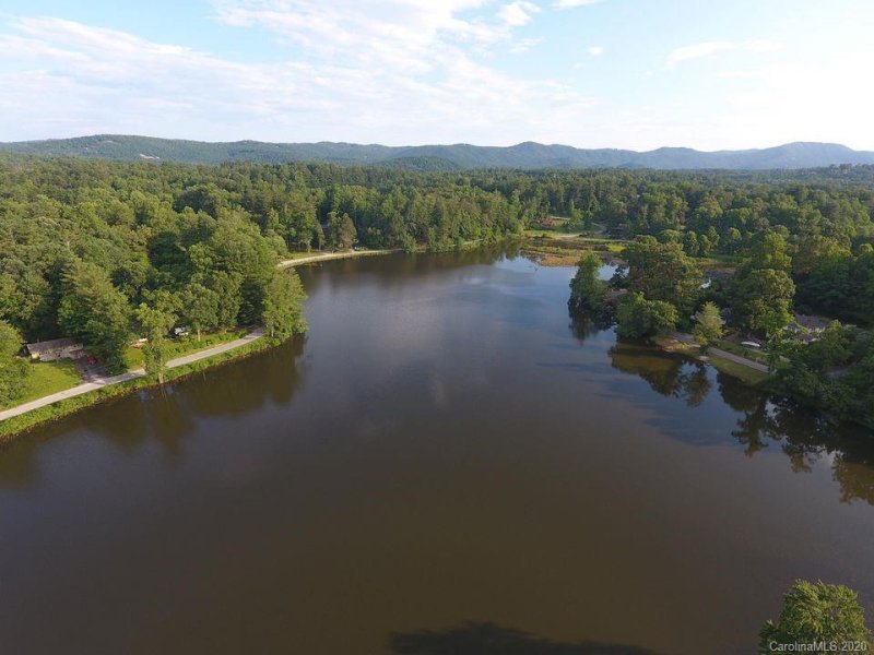 Property image 2 at 53 Osceola Inn Road, Hendersonville, NC 28739