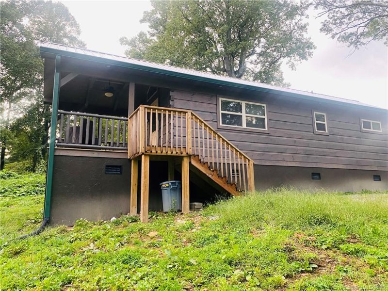 Property image 3 at 53 Osceola Inn Road, Hendersonville, NC 28739