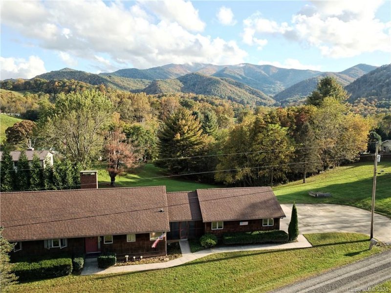 Property image 2 at 63 Hampshire Lane, Canton, NC 28716