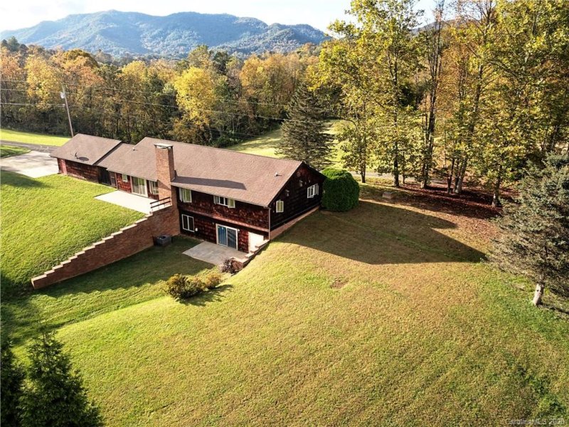 Property image 3 at 63 Hampshire Lane, Canton, NC 28716