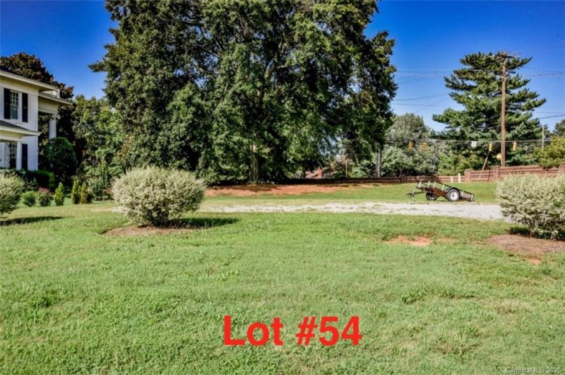 Property image 4 at 1040 The Glen Street, Statesville, NC 28677