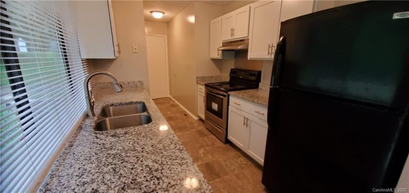 Property image 5 at 6808 Idlewild Road, Charlotte, NC 28212