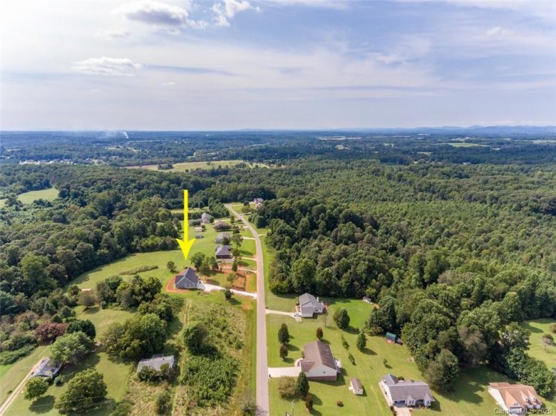 Property image 2 at 119 Zurich Lane, Statesville, NC 28625