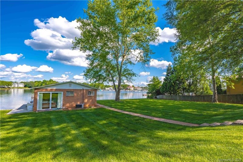 Property image 3 at 18214 Delray Drive, Cornelius, NC 28031