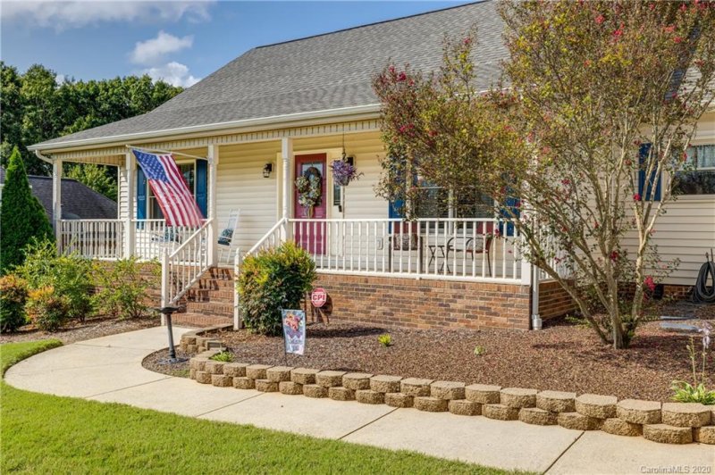 Property image 2 at 102 Blue Spruce Court, Shelby, NC 28152