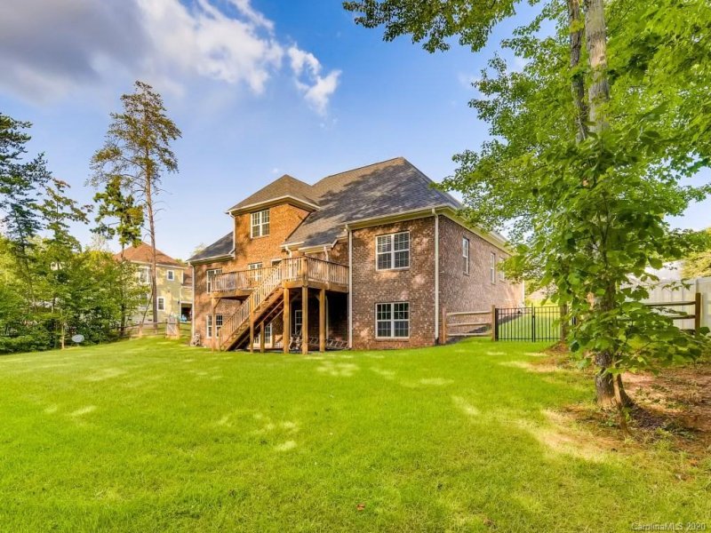 Property image 2 at 143 Orchard Farm Lane, Mooresville, NC 28117