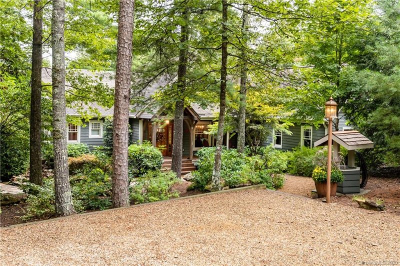 Property image 2 at 137 Bear Landing Drive, Hendersonville, NC 28792