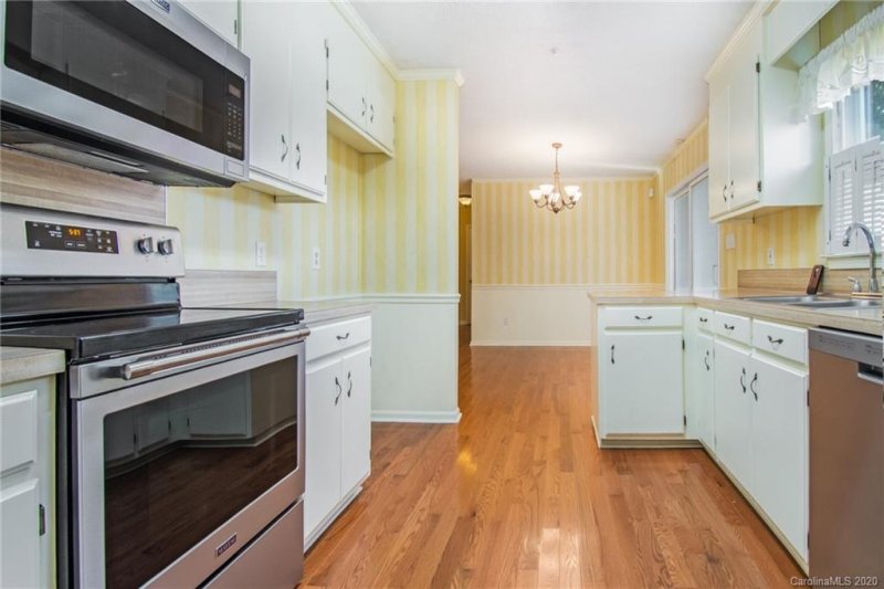 Property image 2 at 1422 Midlake Avenue, Kannapolis, NC 28083