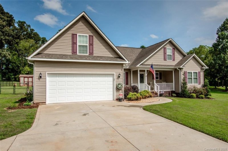 Property image 4 at 223 Bluegill Lane, Statesville, NC 28625