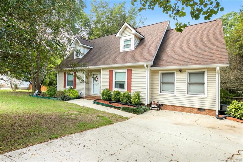 2610 Saddlewood Circle