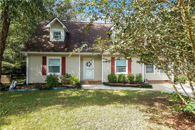 Property image 2 at 2610 Saddlewood Circle, Concord, NC 28027