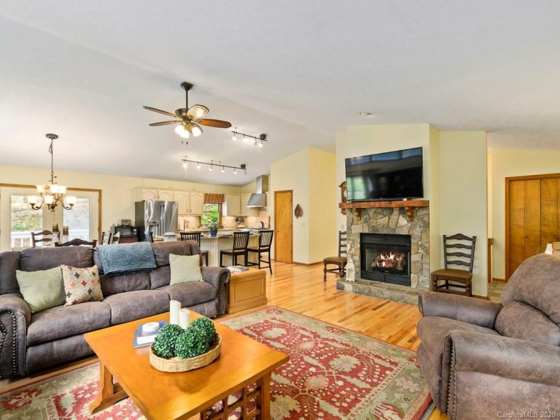 Property image 3 at 61 Oak Ridge Drive, Clyde, NC 28721