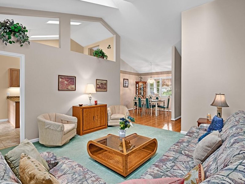 Property image 5 at 1023 Saddlebrook Drive, Hendersonville, NC 28739