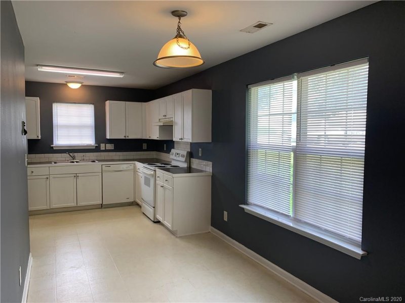 Property image 3 at 5522 Stone Bluff Court, Charlotte, NC 28214