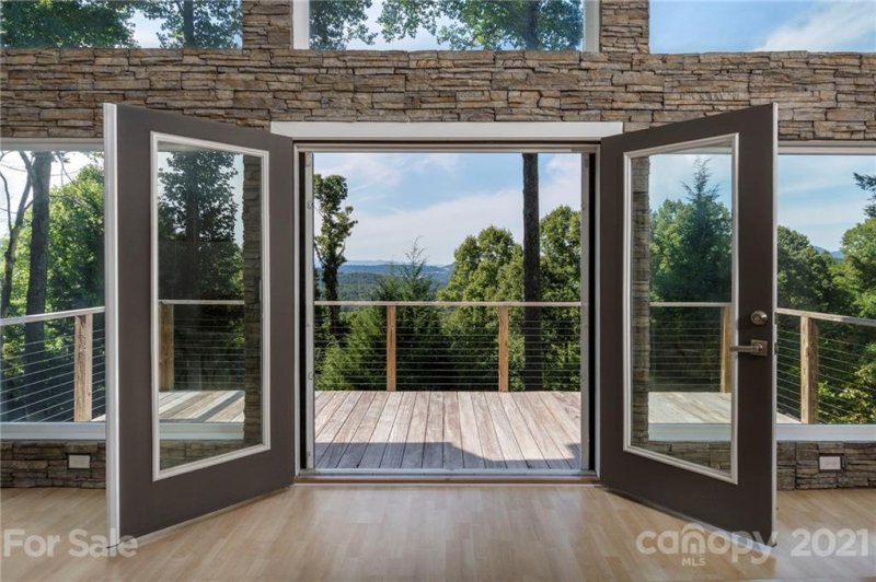 Property image 3 at 2 Stonecrest Drive, Asheville, NC 28803