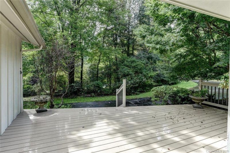 Property image 4 at 125 Woodhaven Drive, Hendersonville, NC 28739