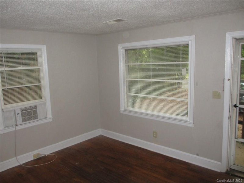 Property image 3 at 739 Pritchard Street, Charlotte, NC 28208