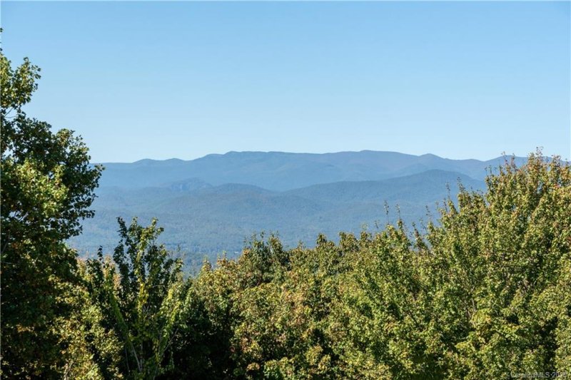 Property image 4 at 1602 Fleetwood Plaza, Hendersonville, NC 28739