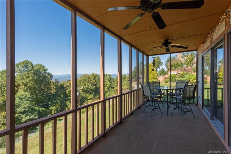 Property image 5 at 1602 Fleetwood Plaza, Hendersonville, NC 28739