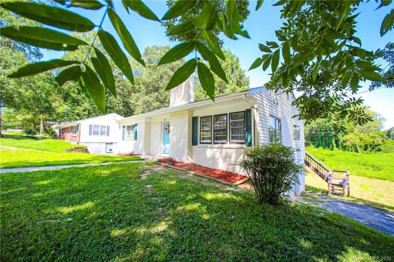 Property image 2 at 840 W Garrison Boulevard, Gastonia, NC 28052