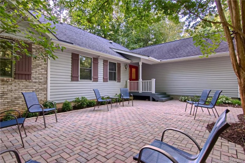 Property image 2 at 9 Bay Hill Court, Etowah, NC 28729