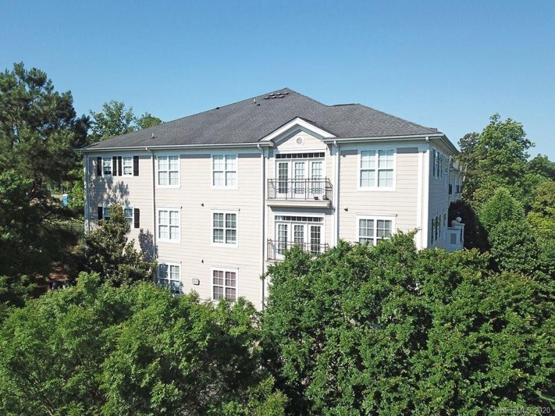 Property image 2 at 3720 Wendwood Lane, Charlotte, NC 28211