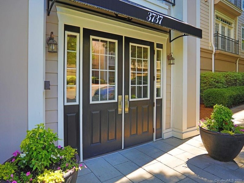 Property image 5 at 3720 Wendwood Lane, Charlotte, NC 28211