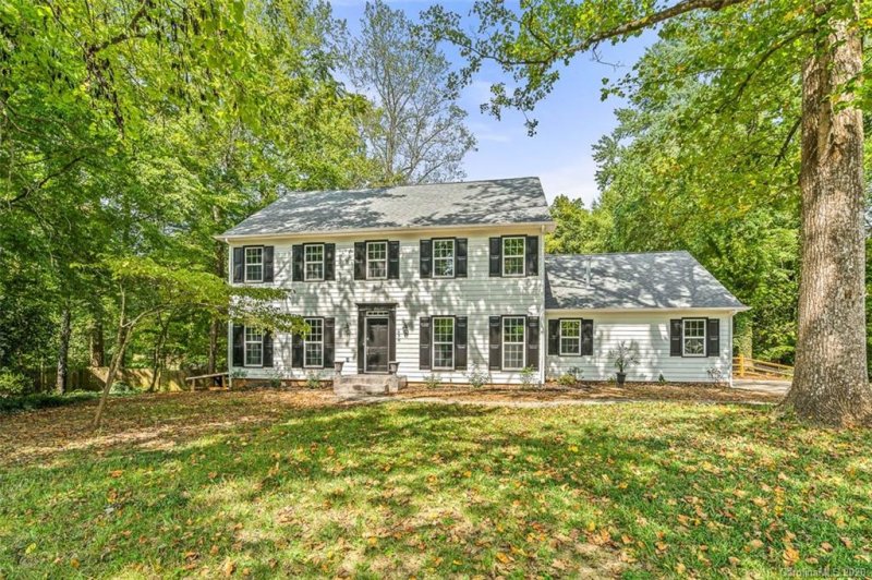 Property image 2 at 630 Robmont Road, Charlotte, NC 28270