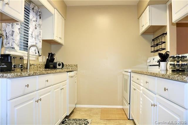 Property image 4 at 3737 Winding Creek Lane, Charlotte, NC 28226