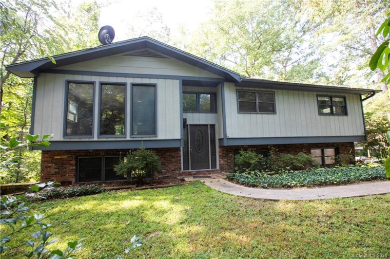 Property image 2 at 215 Fallen Timber Road, Hendersonville, NC 28791