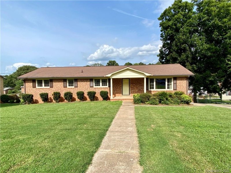 1220 Landsdowne Drive