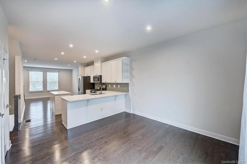 Property image 3 at 256 Parkwood Avenue, Charlotte, NC 28206