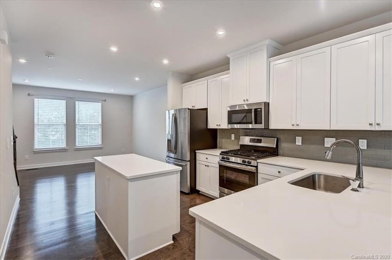 Property image 5 at 256 Parkwood Avenue, Charlotte, NC 28206