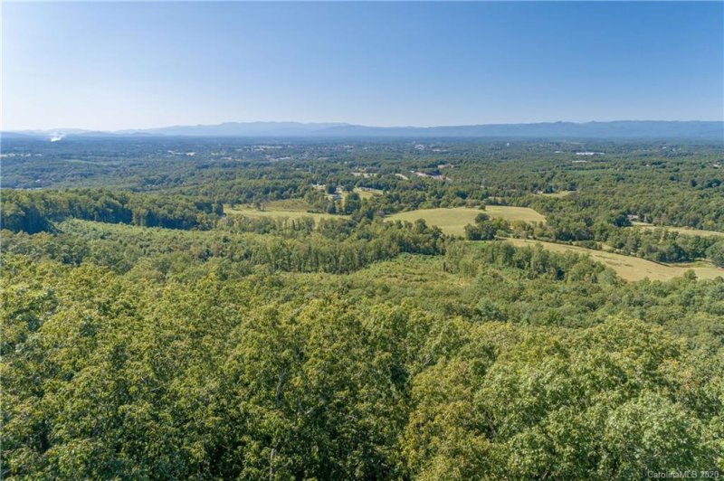 Property image 2 at 3346 Stones Throw Circle, Valdese, NC 28690