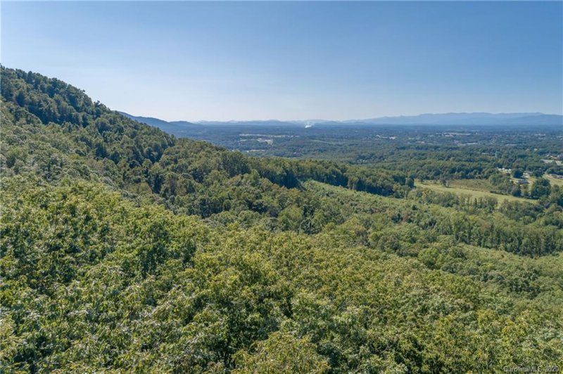 Property image 3 at 3346 Stones Throw Circle, Valdese, NC 28690