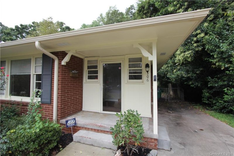 Property image 2 at 306 Saint Anne Place, Charlotte, NC 28213