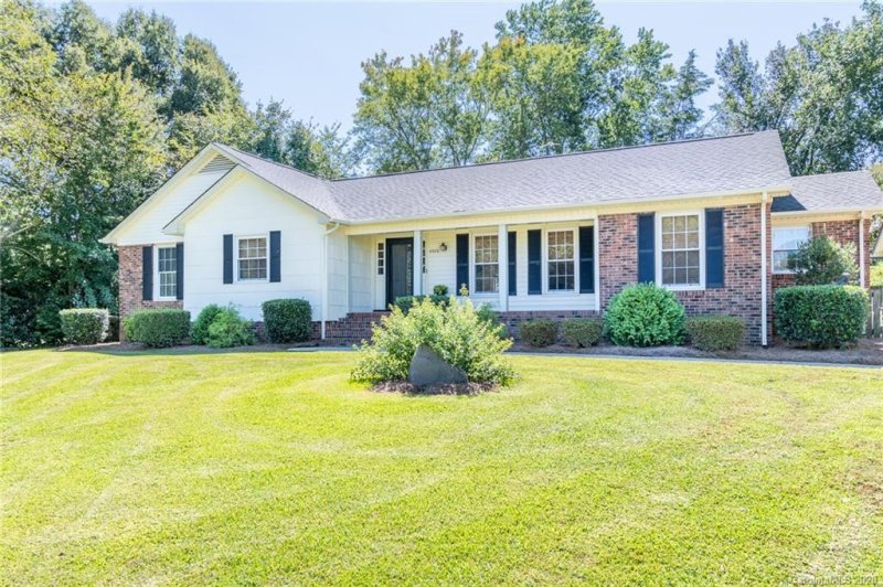 Property image 3 at 4306 Creemore Drive, Charlotte, NC 28213