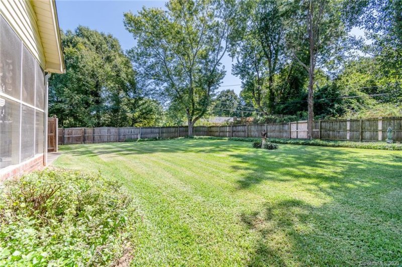 Property image 5 at 4306 Creemore Drive, Charlotte, NC 28213