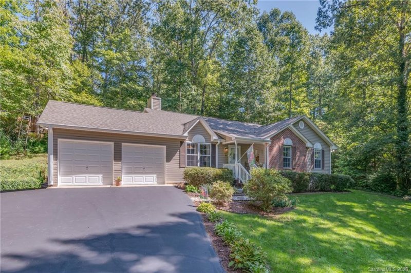 Property image 2 at 336 Fountain Trace Drive, Hendersonville, NC 28739