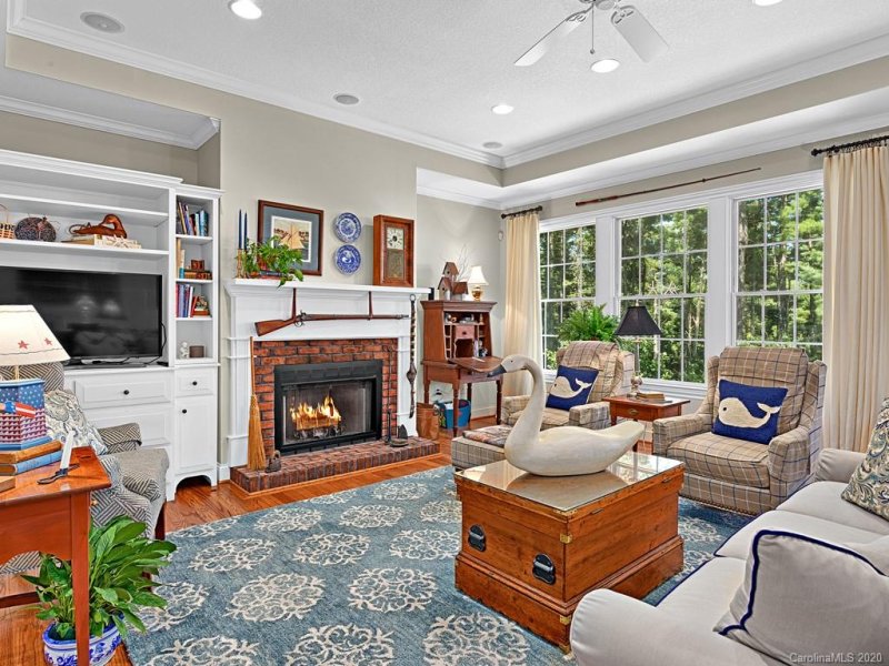 Property image 5 at 19 Thornapple Drive, Hendersonville, NC 28739