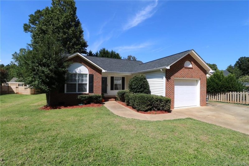 Property image 2 at 1011 White Water Circle, Belmont, NC 28012