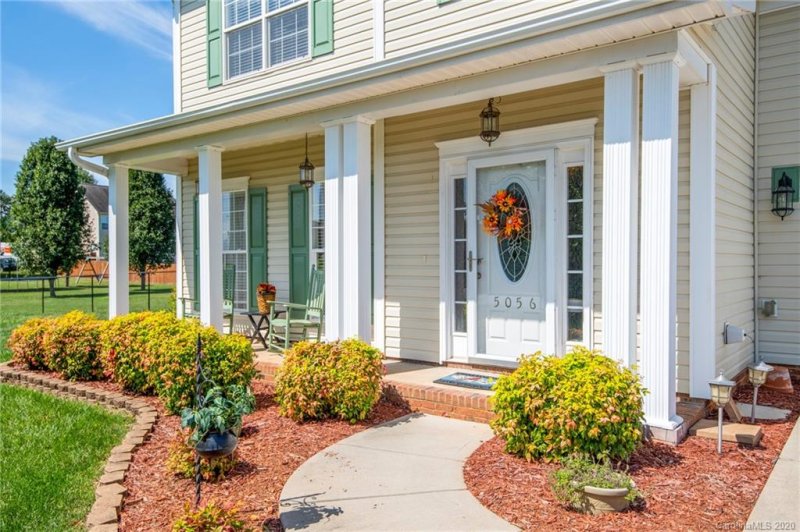 Property image 2 at 5056 Orchard Park Drive, Hickory, NC 28602