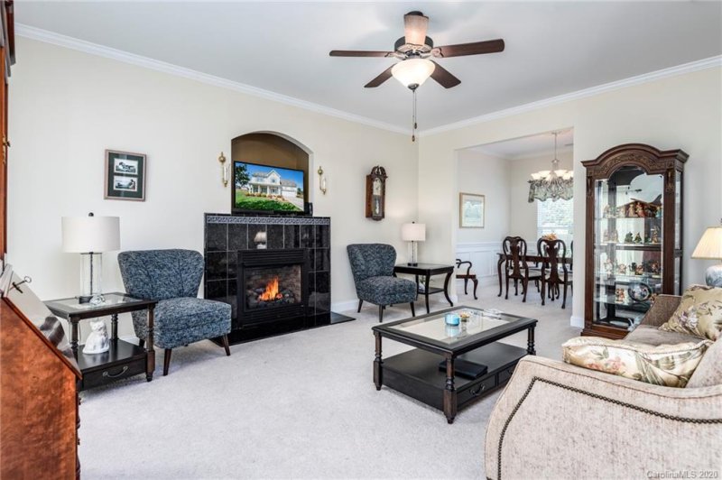 Property image 4 at 5056 Orchard Park Drive, Hickory, NC 28602