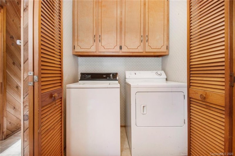 Property image 4 at 7066 Executive Circle, Denver, NC 28037