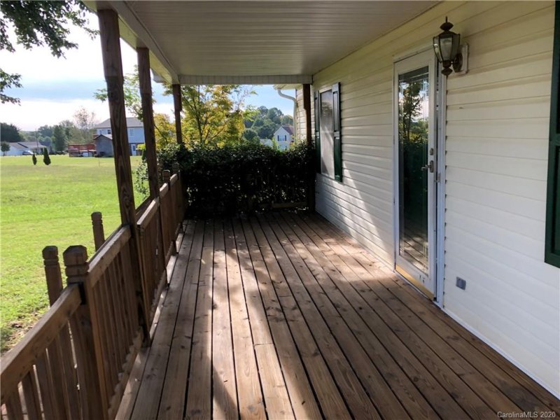 Property image 3 at 902 Lyndsey Brook Court, Lincolnton, NC 28092