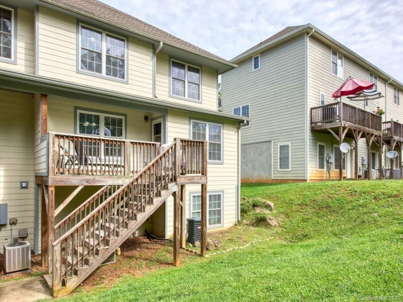 Property image 4 at 40 Aberdeen Drive, Arden, NC 28704