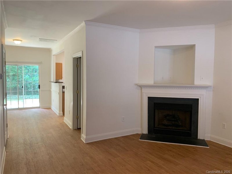 Property image 3 at 2124 Sardony Lane, Charlotte, NC 28213