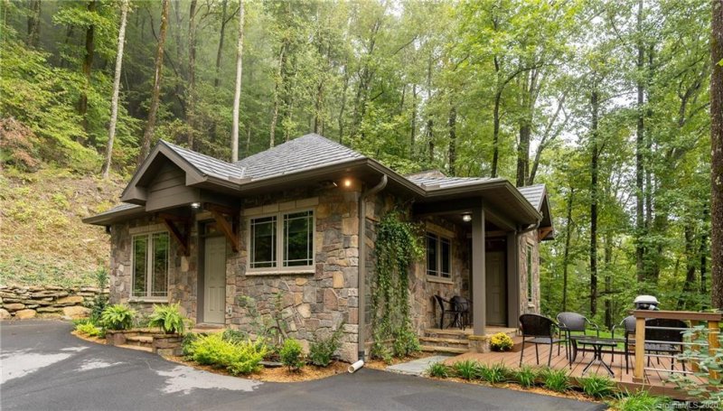 712 Eastatoe Gap Road