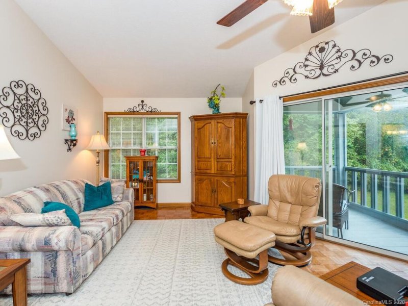 Property image 3 at 152 Laurel Park Place, Hendersonville, NC 28791