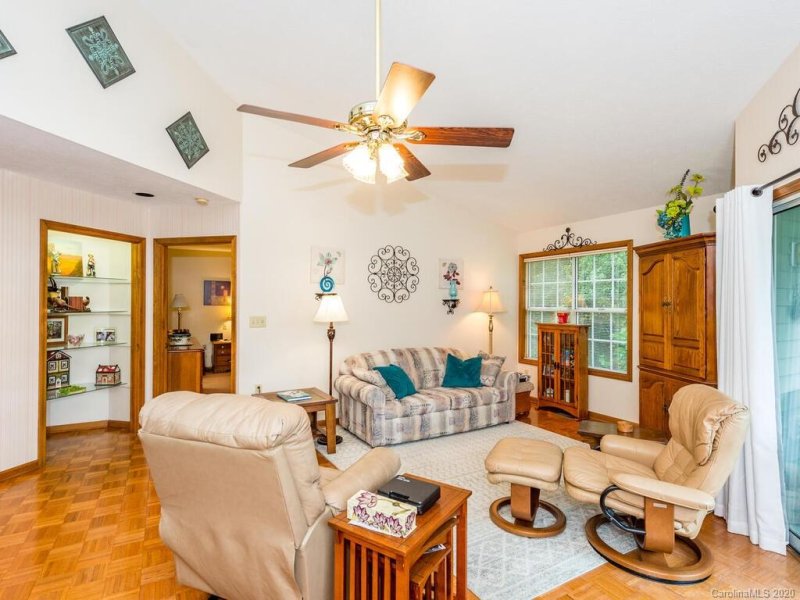 Property image 4 at 152 Laurel Park Place, Hendersonville, NC 28791